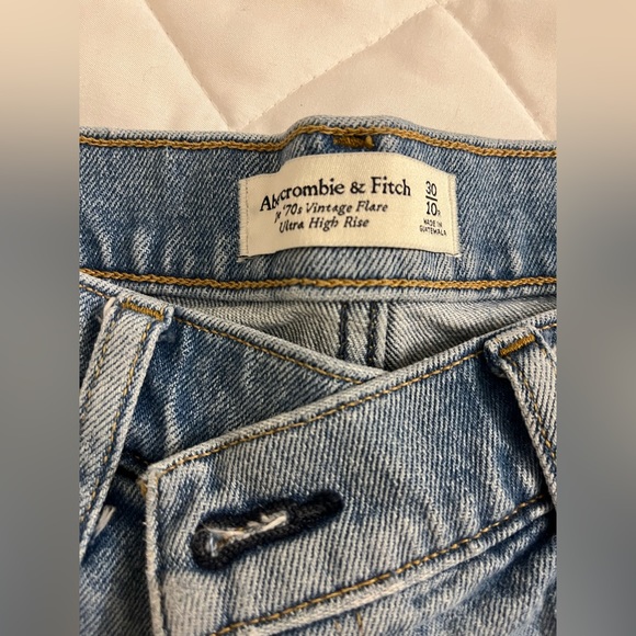 Light Wash Abercrombie and Fitch Jeans - Picture 3 of 4